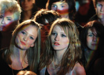 Charlotte (Marion Chabassol) und Lola (Christa Theret)
