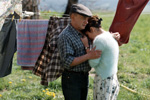 Aymé (Michel Blanc) tröstet Elena (Medeea Marinescu)